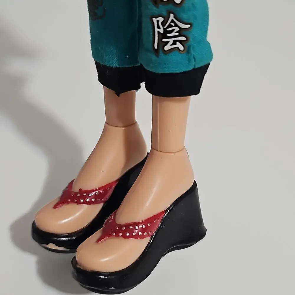 MGA Entertainment 2005 bratz